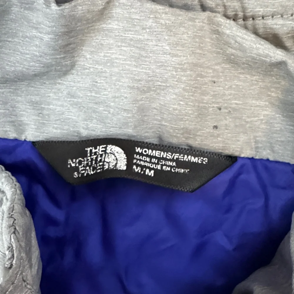 The North Face Light Gray Quilted Jacket - Picture 3 of 3